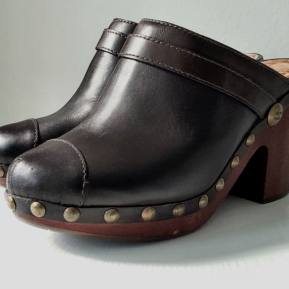 CHANEL CC Logo Vtg. Brown Platform Clogs Brass Accent Flawless On Trend Rare - Picture 9 of 14